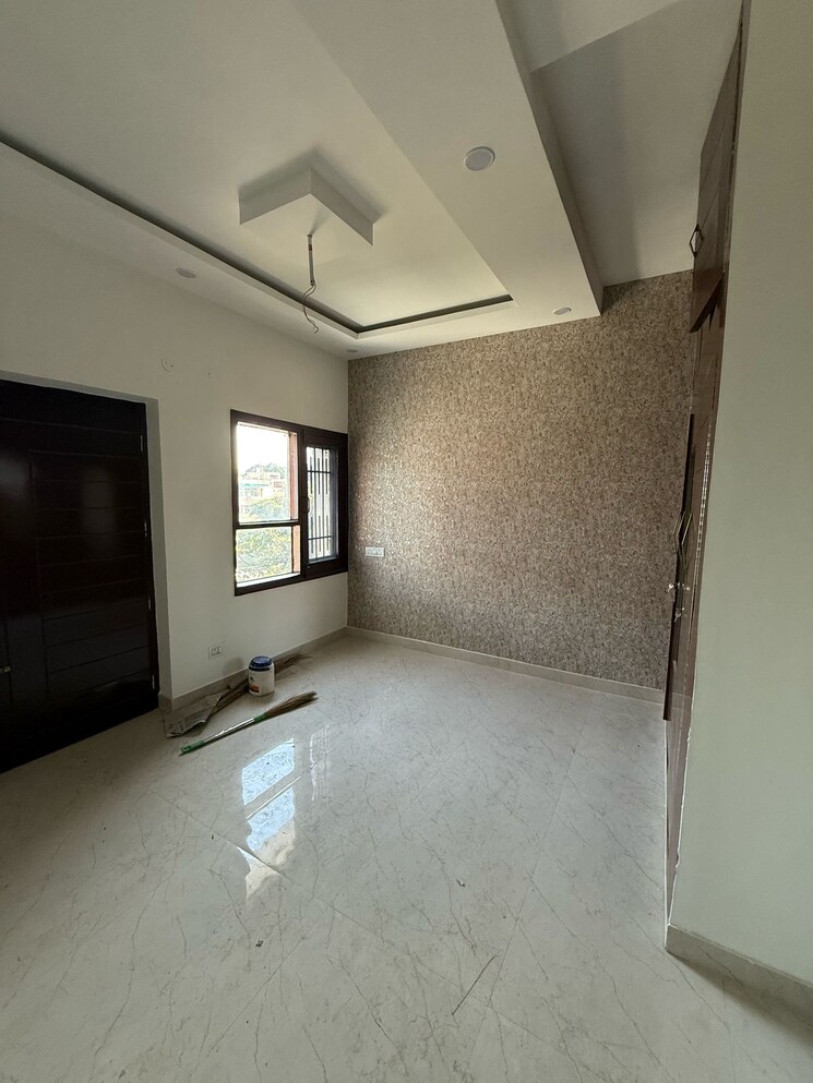Room, sector 44 3.5 Bedroom 1400 Sq.Ft. Apartment In Sector 44 Chandigarh 8299528