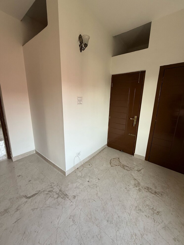 Room, sector 44 3.5 Bedroom 1400 Sq.Ft. Apartment In Sector 44 Chandigarh 8299528