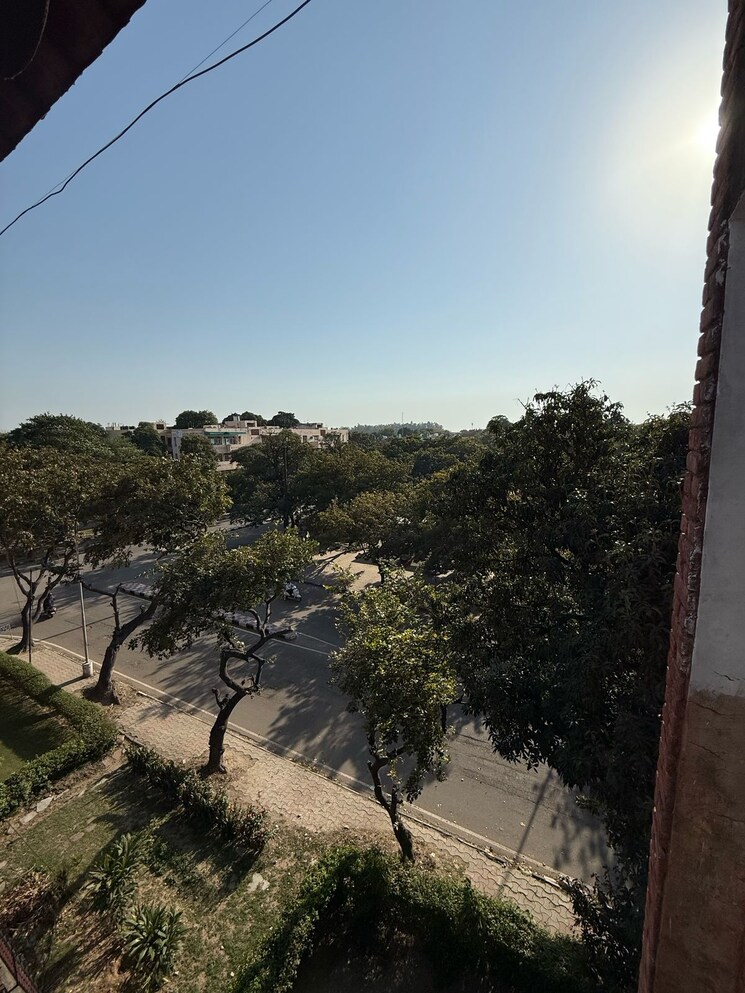 Balcony, sector 44 3.5 Bedroom 1400 Sq.Ft. Apartment In Sector 44 Chandigarh 8299528