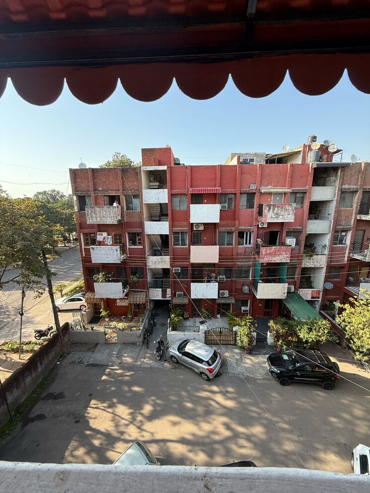 Balcony, sector 44 3.5 Bedroom 1400 Sq.Ft. Apartment In Sector 44 Chandigarh 8299528