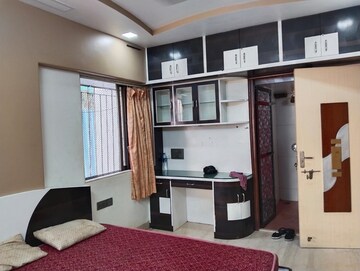Bedroom in 2 BHK Apartment at Santacruz West – for Rent