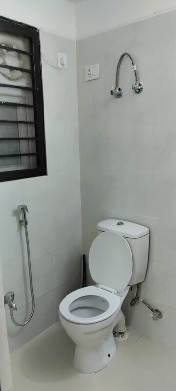 Bathroom in 3 BHK Apartment at Umang Summer Palms, Sector 86 – for Rent