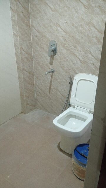 Attached Bathroom in 1 RK Apartment at Sector 40 – for Rent