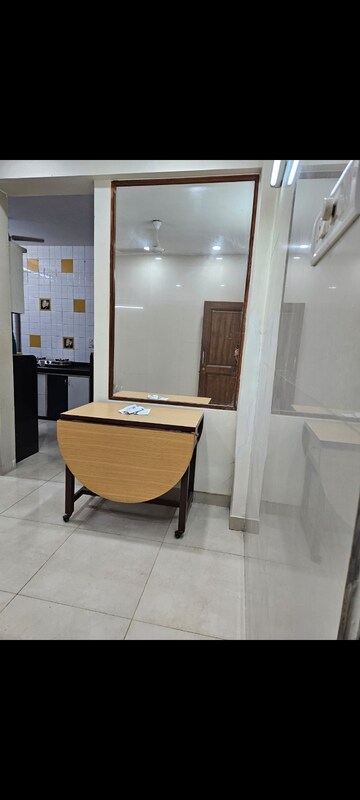 1 BHK Apartment For Rent in Dadar West