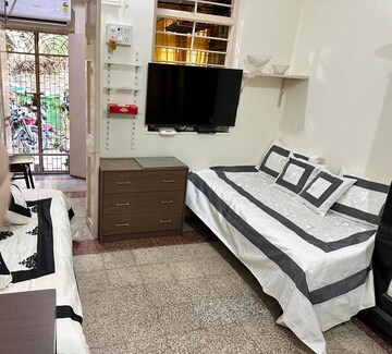 1 BHK Apartment For Rent in Bandra West