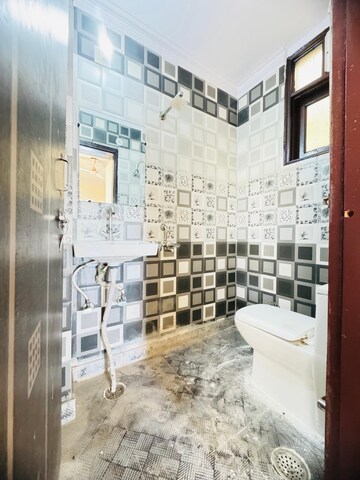 Master Bedroom in 1 BHK Builder Floor at Palm Residency Chhatarpur, Chattarpur – for Rent