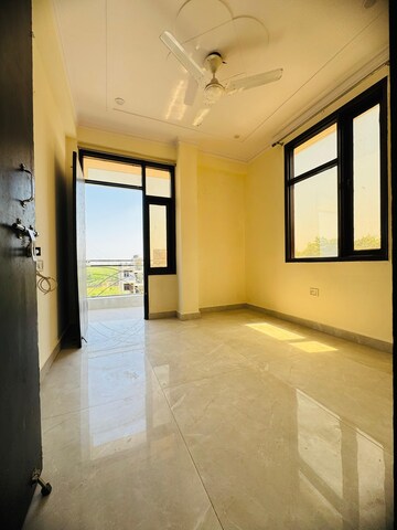 Room in 1 BHK Builder Floor at Palm Residency Chhatarpur, Chattarpur – for Rent