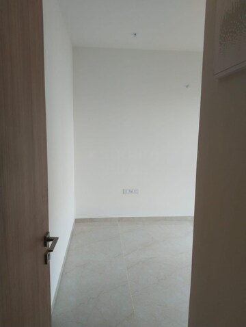 Room in 1 BHK Apartment at Godrej Urban Park, Chandivali – for Rent