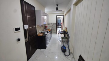 Team Area in 2 BHK Apartment at Kalkaji – for Rent