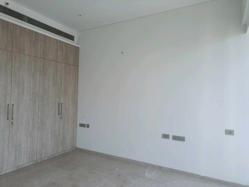Room in 5 BHK Apartment at Rustomjee Crown, Prabhadevi – for Rent