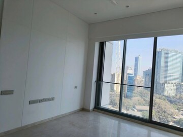 Room in 5 BHK Apartment at Rustomjee Crown, Prabhadevi – for Rent
