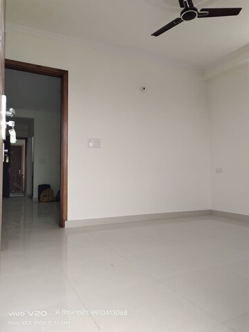 Room in 1 BHK Apartment at Palm Residency Chhatarpur, Chattarpur – for Rent