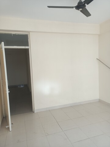 Room in 2 BHK Apartment at Signature Global SCO, Sohna Sector 36 – for Rent