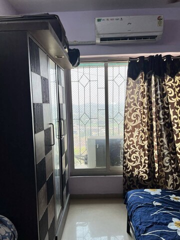 Room in 1 BHK Apartment at Mantri Park, Goregaon East – for Rent