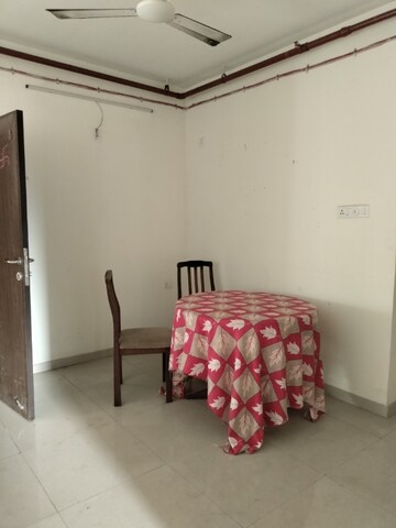 Room in 1.5 BHK Apartment at Indiabulls Greens, New Panvel – for Rent