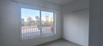 Room in 3 BHK Apartment at Shapoorji Pallonji Joyville Gurgaon, Sector 102 – for Rent