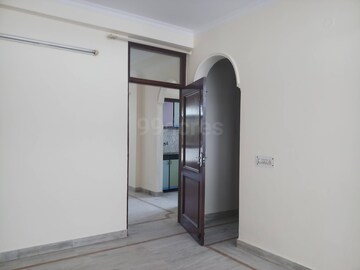 Building Lobby in 3 BHK Builder Floor at Sector 28 – for Rent