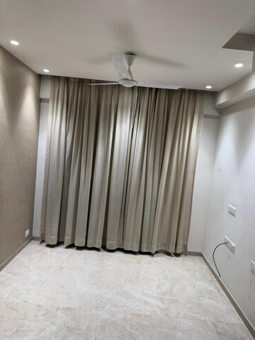 Room in 1 BHK Apartment at Hiranandani Regent Hill, Powai – for Rent