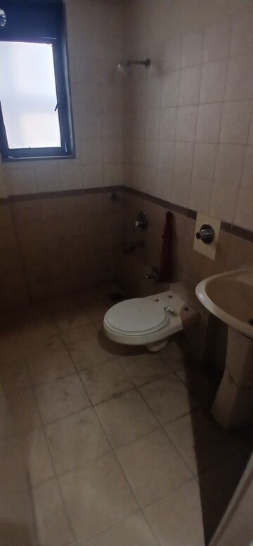 Bathroom in 3 BHK Apartment at Dinesh Mahal Apartment, Matunga – for Sale