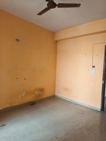 Room in 2 BHK Apartment at Sector 1 Greater Noida – for Rent