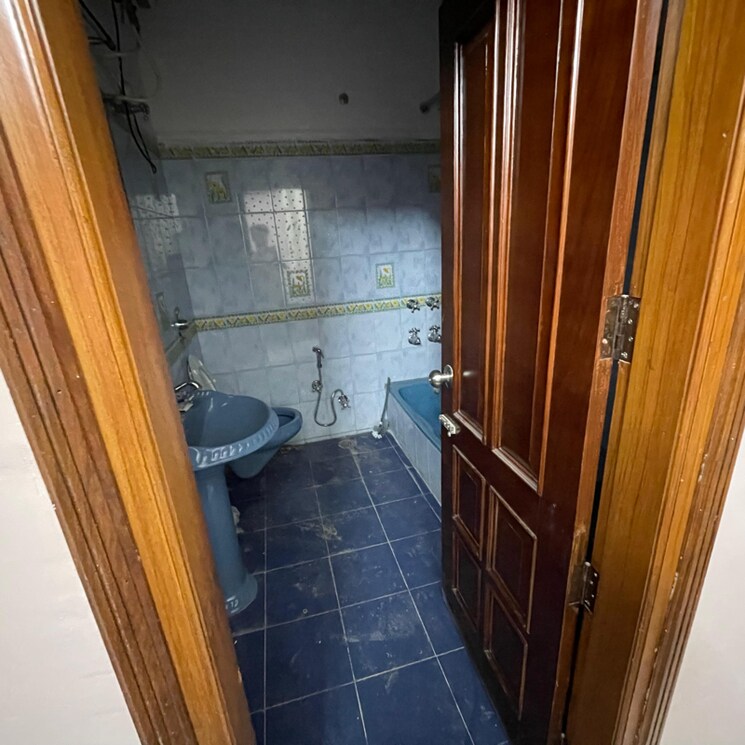 Bathroom, sector 44 2 Bedroom 1850 Sq.Ft. Apartment In Sector 44 Chandigarh 8300192