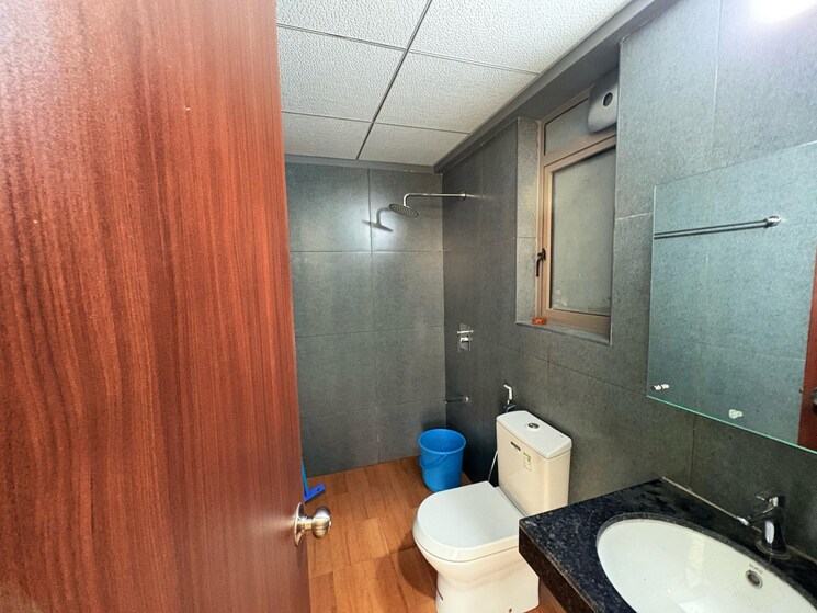 Bathroom, kalpataru-paramount 2 Bedroom 711 Sq.Ft. Apartment In Kapur Bawdi Thane 8300359