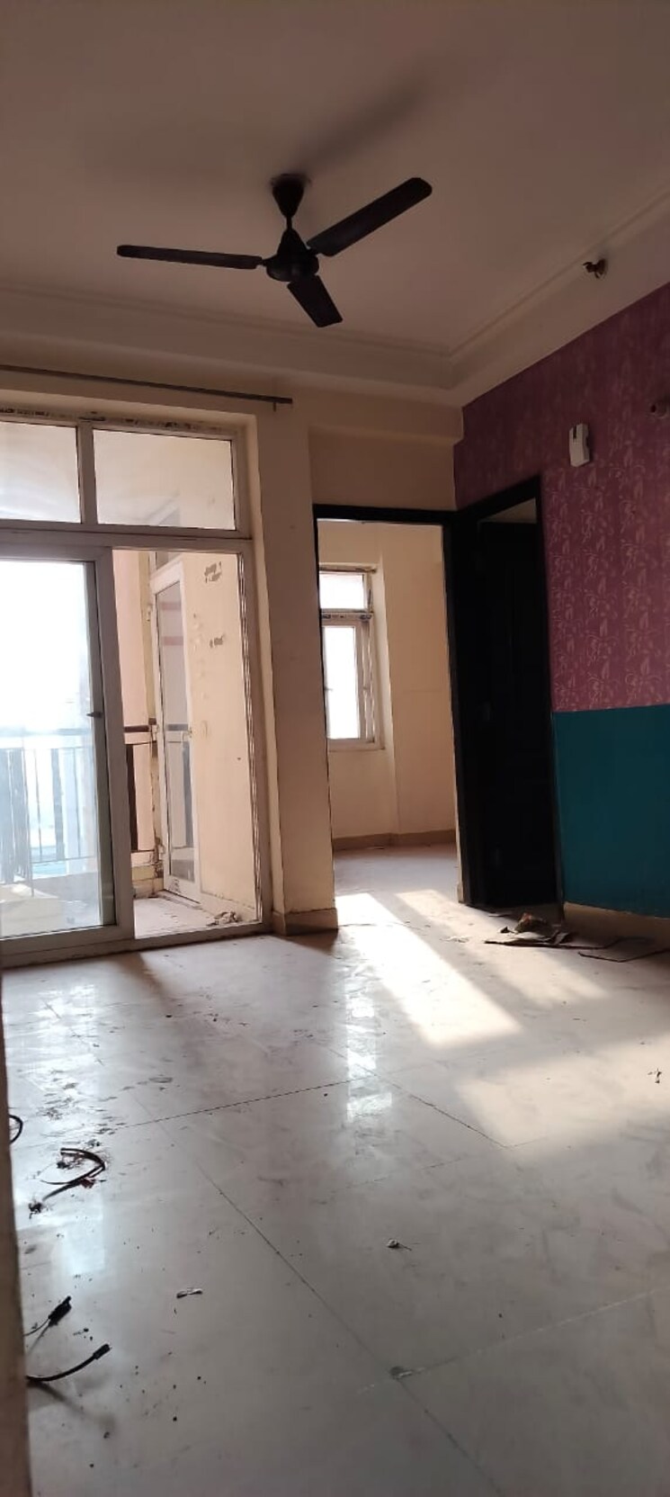 Room, amrapali-princely-estate 2.5 Bedroom 1090 Sq.Ft. Apartment In Sector 76 Noida 8300405