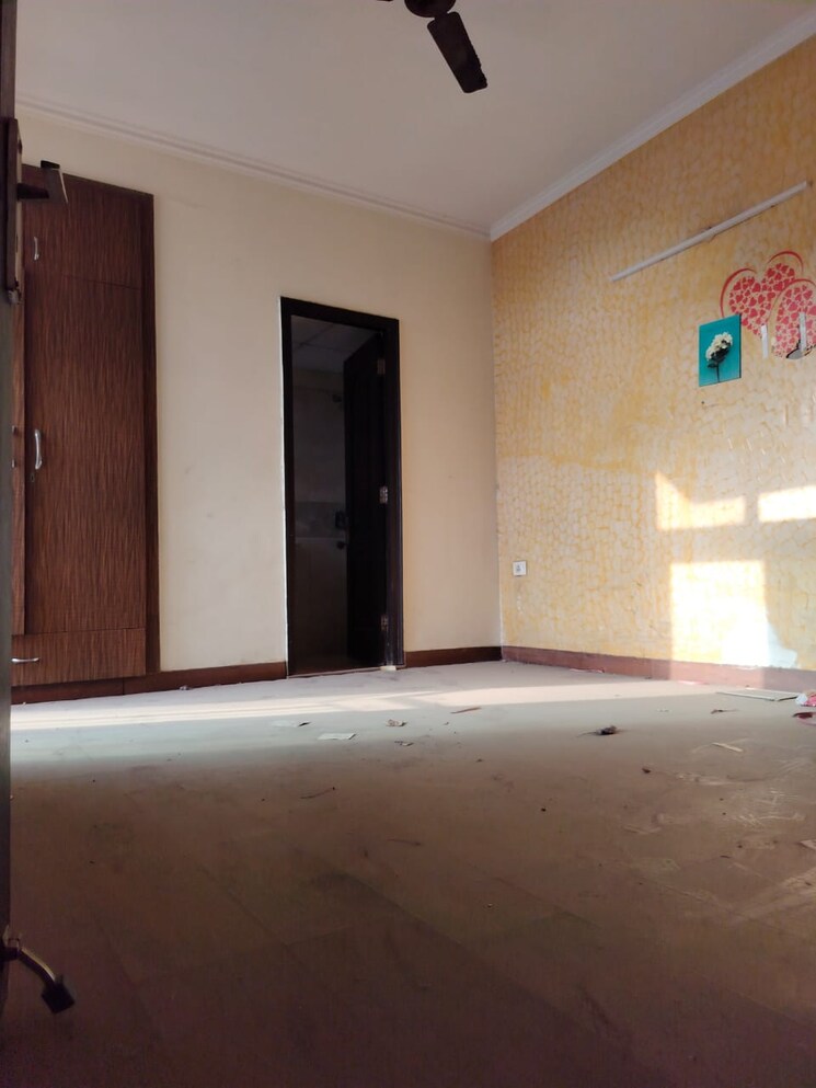 Room, amrapali-princely-estate 2.5 Bedroom 1090 Sq.Ft. Apartment In Sector 76 Noida 8300405