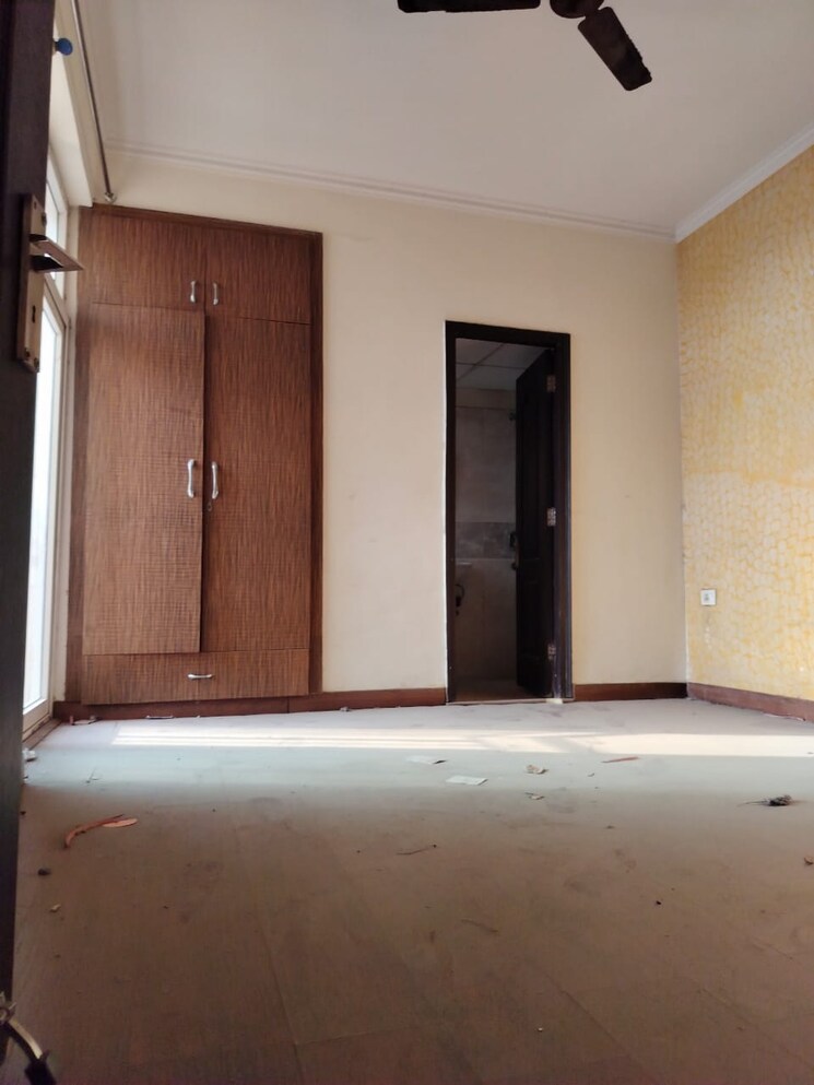 Room, amrapali-princely-estate 2.5 Bedroom 1090 Sq.Ft. Apartment In Sector 76 Noida 8300405