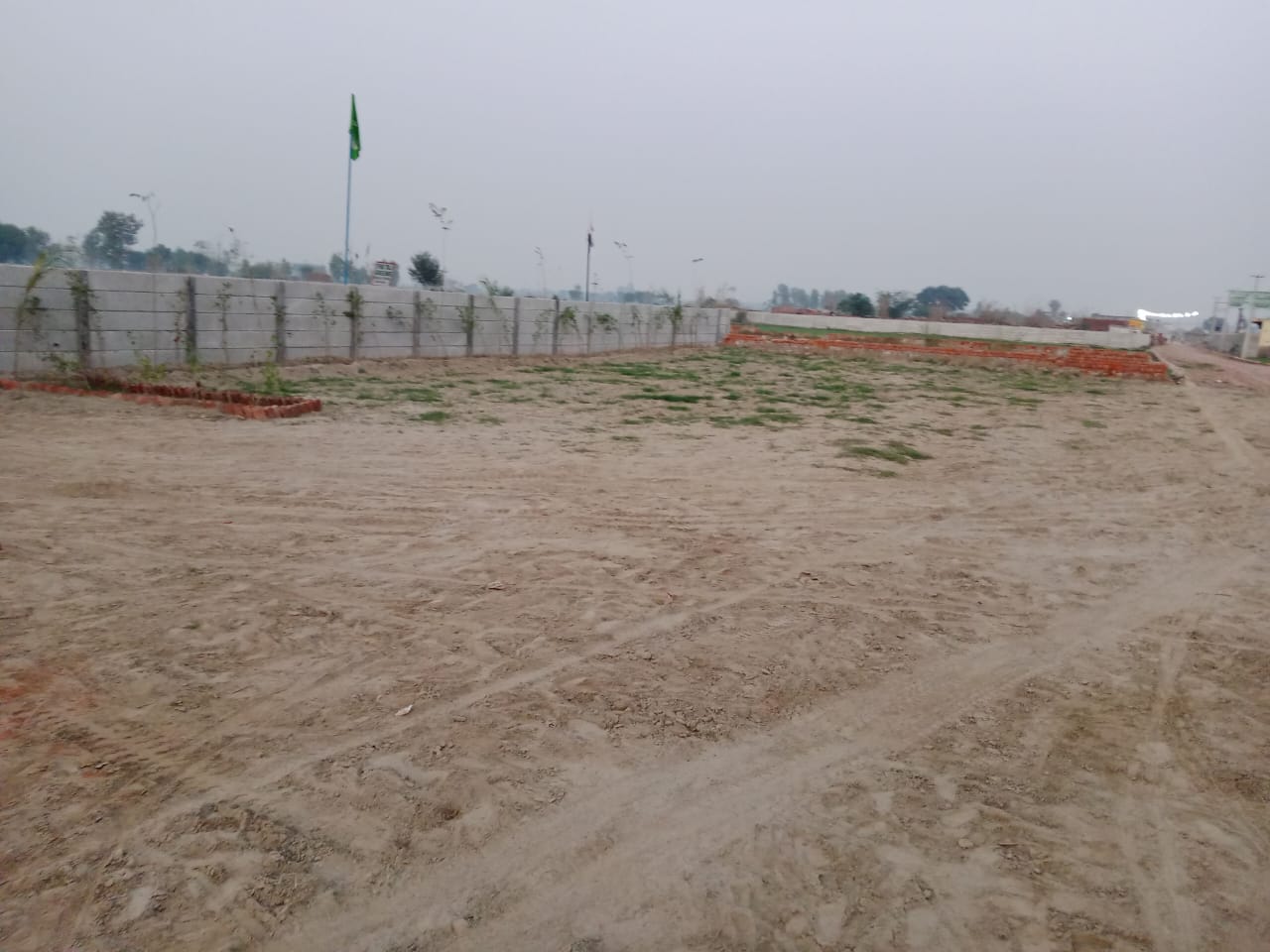 Plot For Sale in Mk Propty 