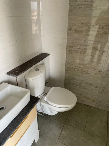 Bathroom in 4 BHK Builder Floor at Dhobi Talao – for Sale