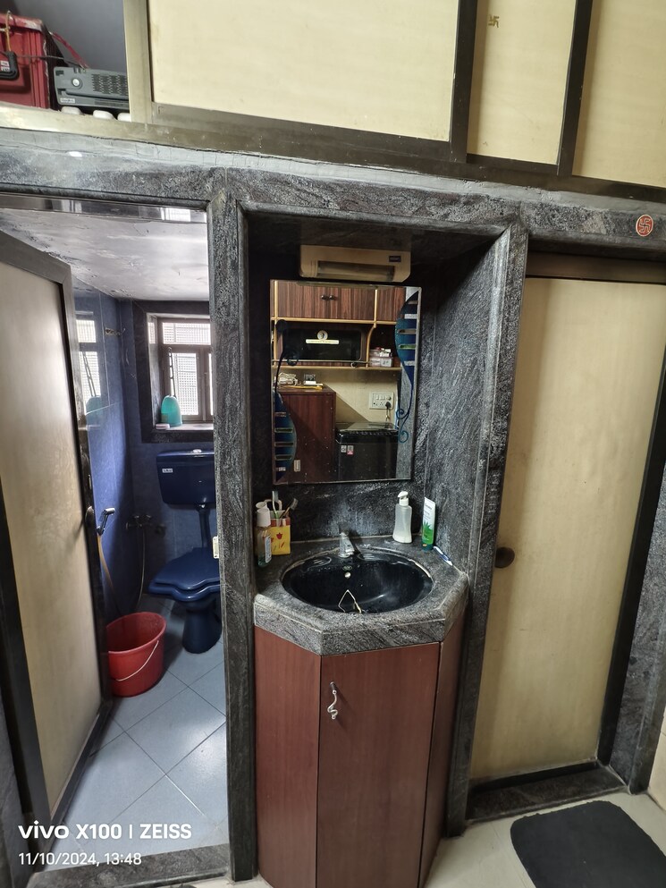 Bathroom, om-asmitha-chs 1 Bedroom 600 Sq.Ft. Apartment In Kalwa Thane 8300738