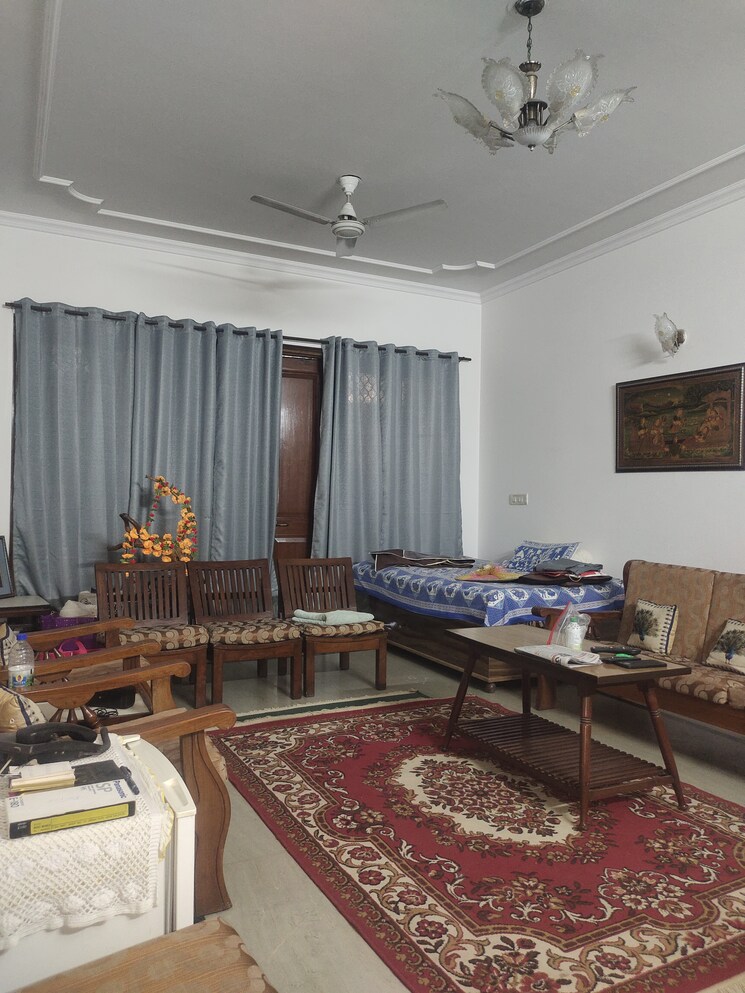 undefined, kailash colony 3 Bedroom 1800 Sq.Ft. Builder Floor In Kailash Colony Delhi 8300749