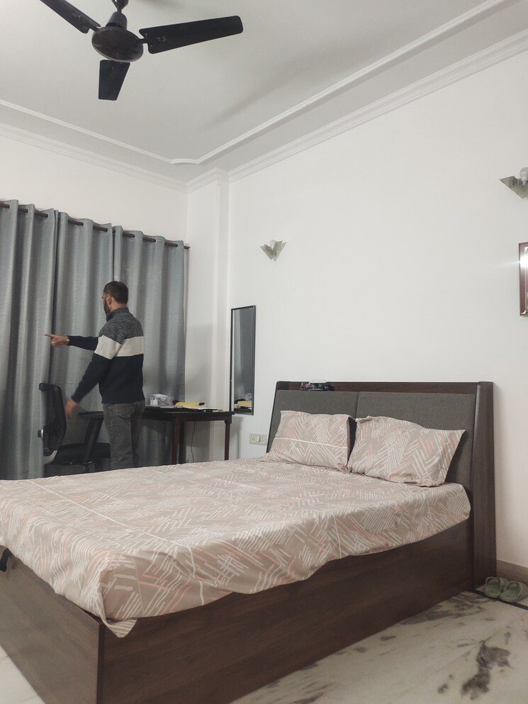 Kitchen, kailash colony 3 Bedroom 1800 Sq.Ft. Builder Floor In Kailash Colony Delhi 8300749