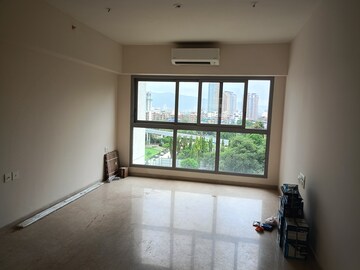 Room in 3 BHK Apartment at Piramal Vaikunth, Balkum Pada – for Sale