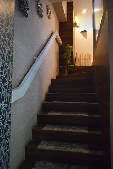 Staircase in  Office Space at Xth Central Mall, Kandivali West – for Rent