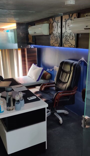 Team Area in  Office Space at Xth Central Mall, Kandivali West – for Rent