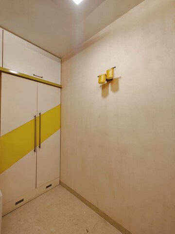 Room in 3 BHK Apartment at Electronic City – for Sale