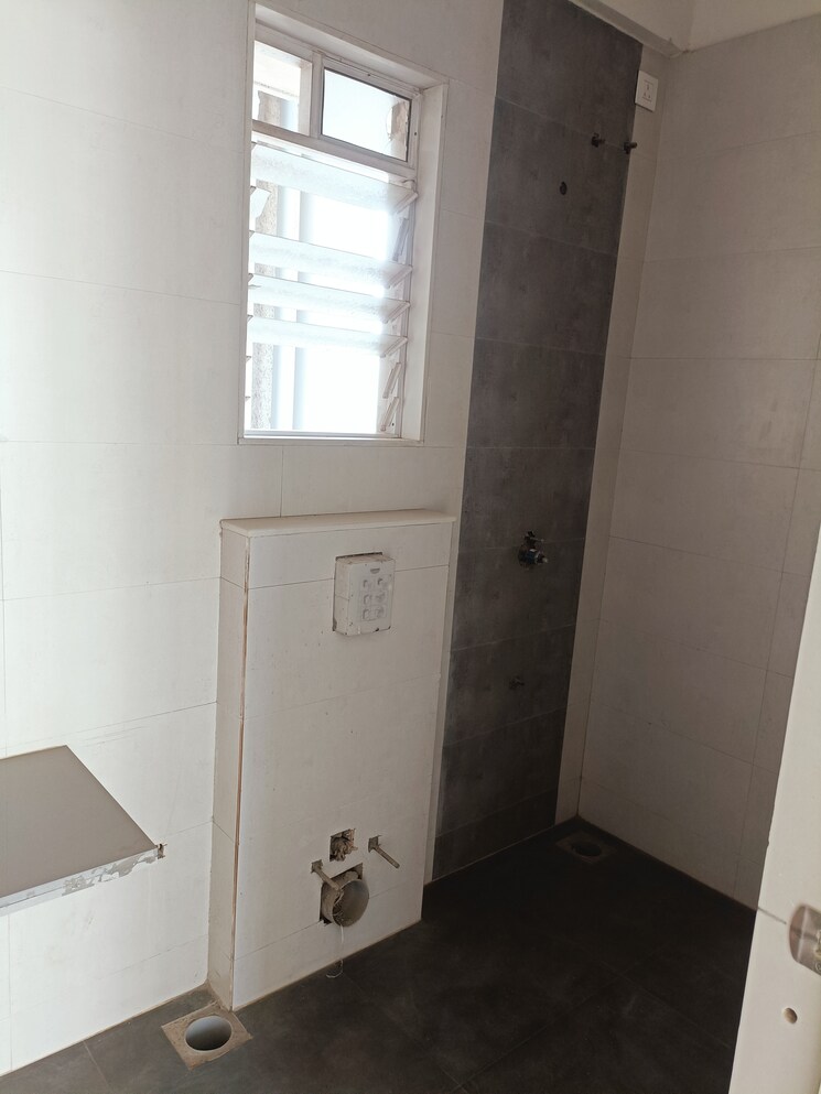 Bathroom, rosa-manhattan 2 Bedroom 754 Sq.Ft. Apartment In Ghodbunder Road Thane 8300856