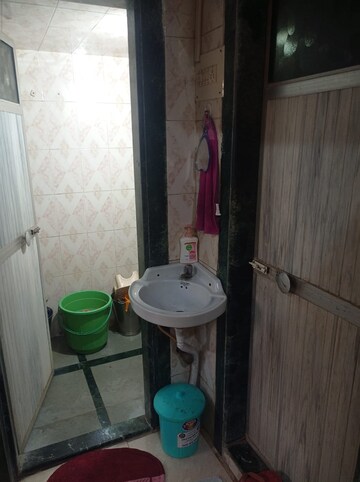 Bathroom in 1 BHK Apartment at Dombivli West – for Rent