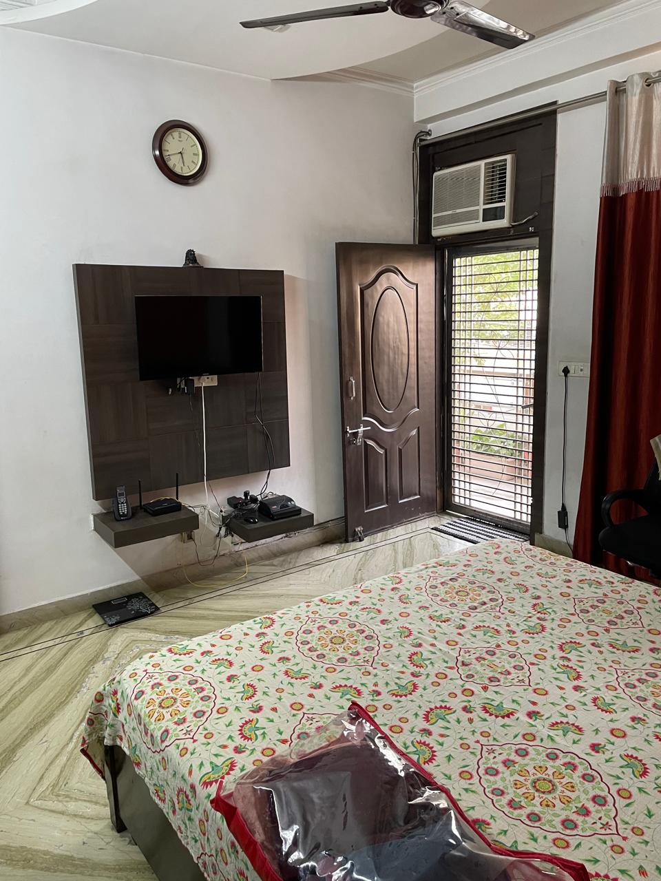 4 BHK Builder Floor For Sale in Nehru Nagar
