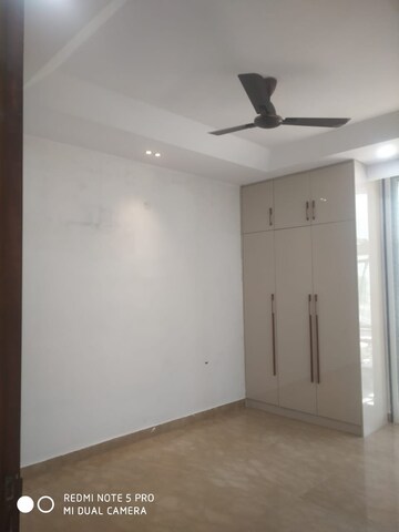 Room in 3 BHK Builder Floor at Sector 57 – for Sale