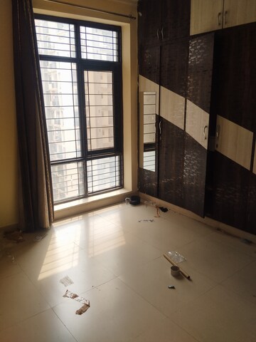 Room in 2 BHK Apartment at Omega Green Park, Faizabad Road – for Rent