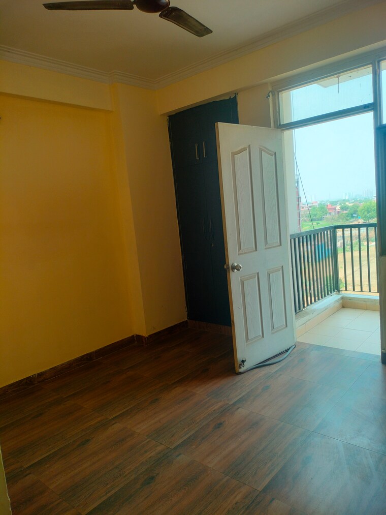 Room, shre-banke-bihari 2 Bedroom 1100 Sq.Ft. Apartment In Raj Nagar Extension Ghaziabad 8300908