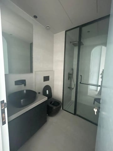 Bathroom in 4 BHK Apartment at Lodha World Crest, Worli – for Rent