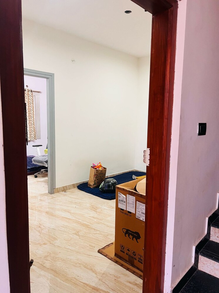 Room, reliaable-elegaance 1.5 Bedroom 700 Sq.Ft. Apartment In Huskur Bangalore 8300921