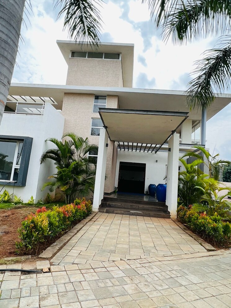 Balcony, reliaable-elegaance 1.5 Bedroom 700 Sq.Ft. Apartment In Huskur Bangalore 8300921