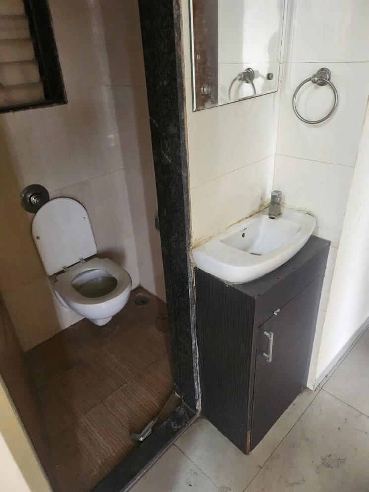 Bathroom, kharghar sector 10 1 Bedroom 650 Sq.Ft. Apartment In Kharghar Sector 10 Navi Mumbai 8300924