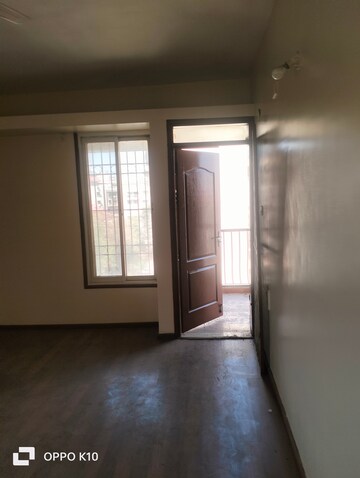 Room in 2 BHK Apartment at Ravi Park, Wanwadi – for Rent