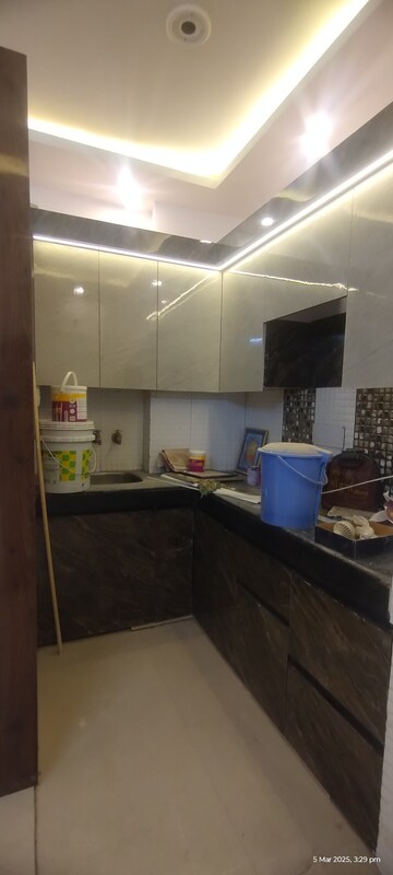 Furnished Amenities in 2 BHK Builder Floor at Uttam Nagar – for Sale